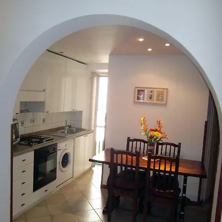Apartment Piazza Del Fico, Al Centro Di *