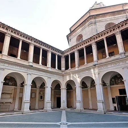 Apartment Piazza Del Fico, Al Centro Di *