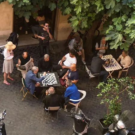 Piazza Del Fico, Al Centro Di * רומא